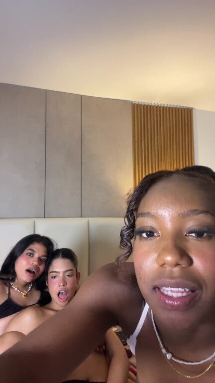 LiliSnow's Streamate show and profile