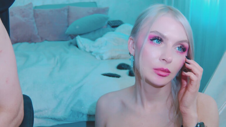 DenLina's Streamate show and profile