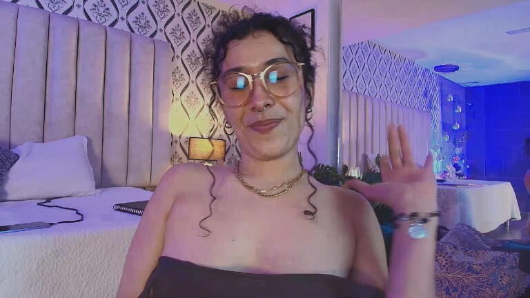 Emma_Lunny's Streamate show and profile