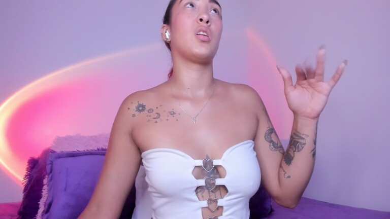 HeidyRousse's Streamate show and profile