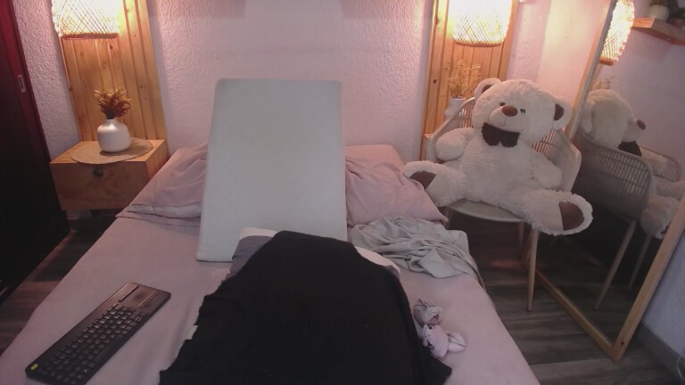 ElizabethKova's Streamate show and profile