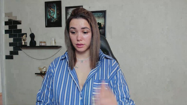 GlamNova's Streamate show and profile