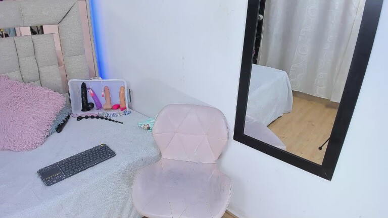 minntviolet's Streamate show and profile