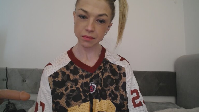 British_EmJess's Streamate show and profile