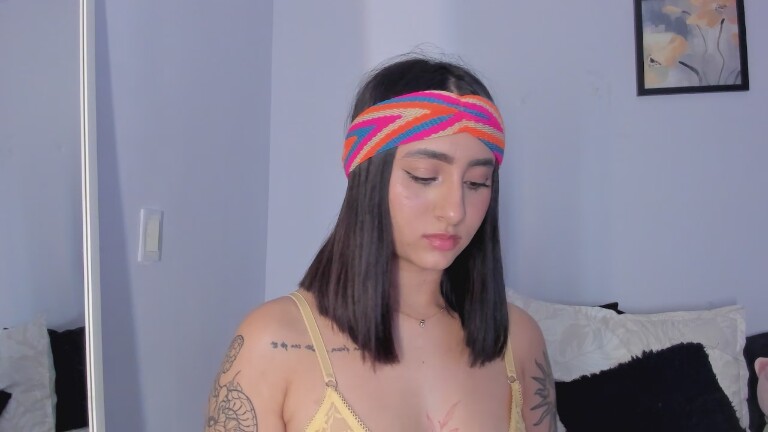 RoseHoldenn's Streamate show and profile