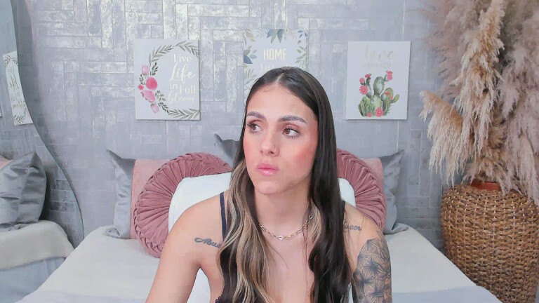 SaraBacker's Streamate show and profile