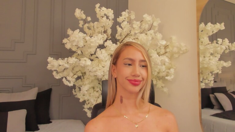 ZarahBakerr's Streamate show and profile