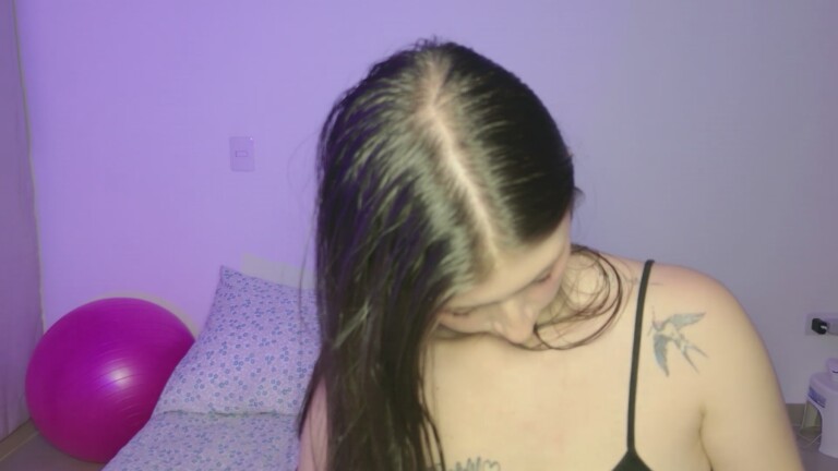 EmmaShaykk's Streamate show and profile