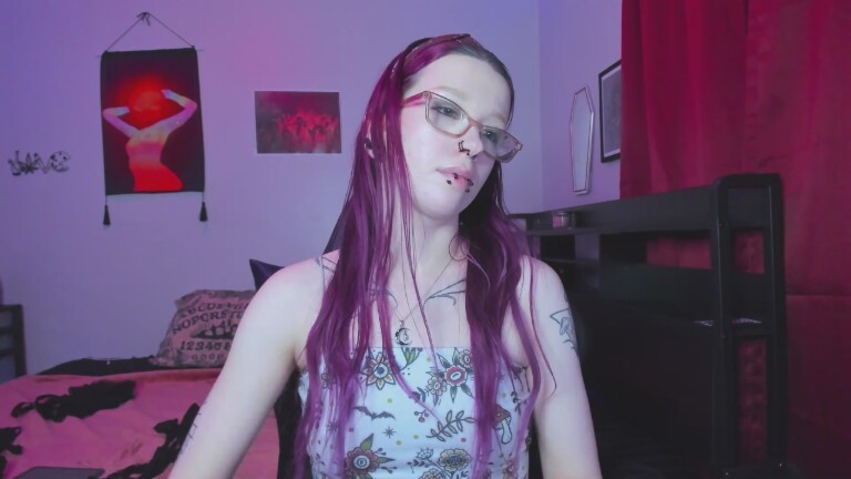 NikkiVill's Streamate show and profile