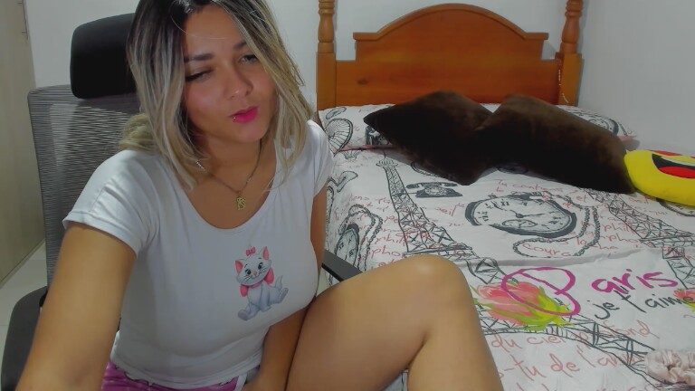 Yara_Zaynab's Streamate show and profile