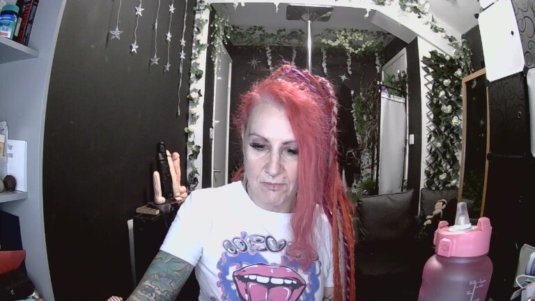 SkySparks's Streamate show and profile