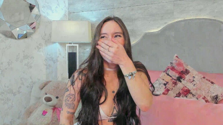 TaniaKatts's Streamate show and profile