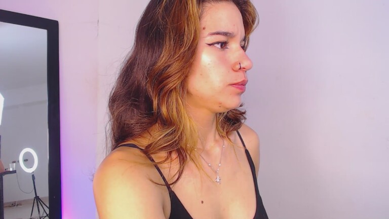 MIA_JHONNSON's Streamate show and profile