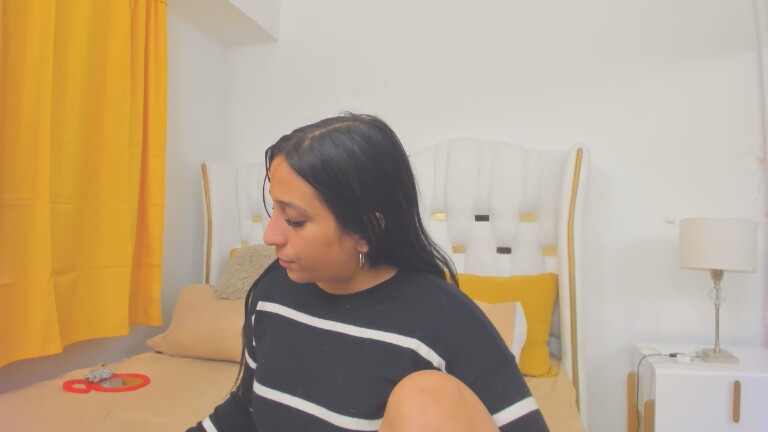 elianaasuarez's Streamate show and profile