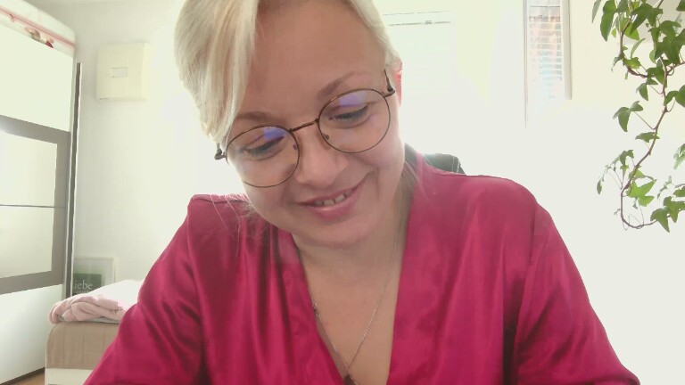 LinsyKim's Streamate show and profile