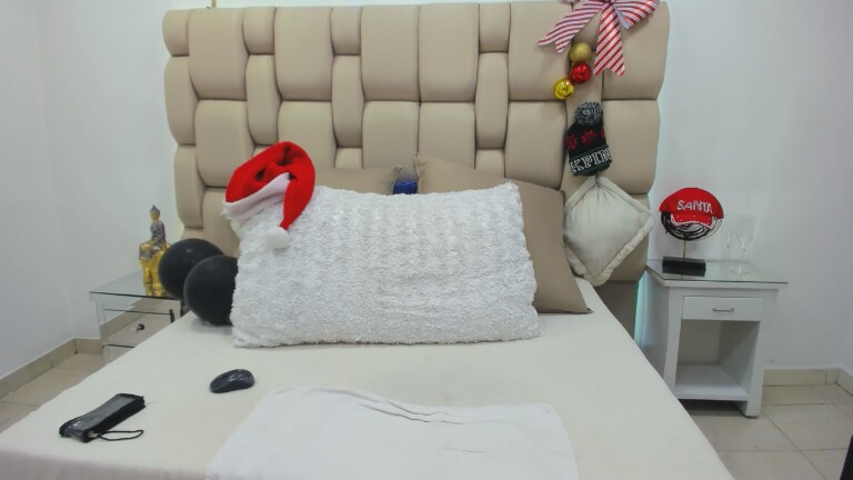 Kharhaa's Streamate show and profile