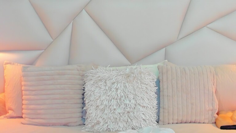 TyraaLambert's Streamate show and profile