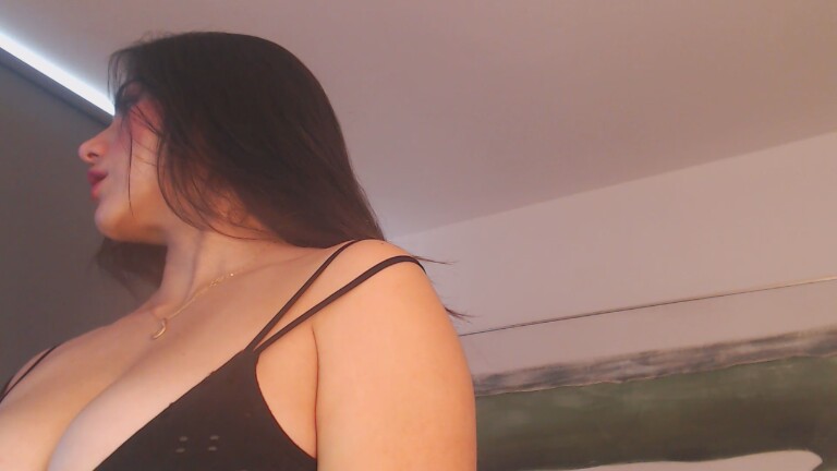 NiaMinogue's Streamate show and profile