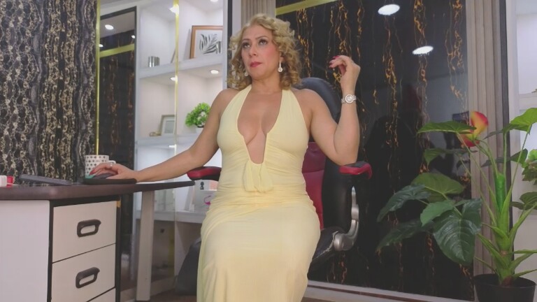 MissEscarleth's Streamate show and profile