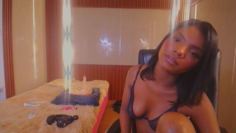 PinkyMoon's Streamate show and profile