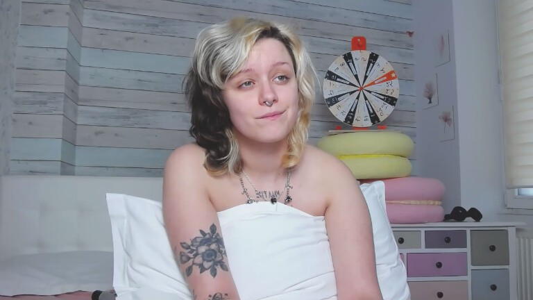 HALSEYx's Streamate show and profile