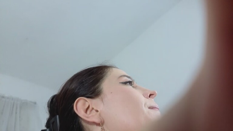 NiaMoonX's Streamate show and profile