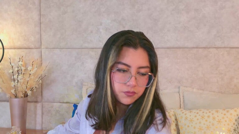 IsaRose's Streamate show and profile