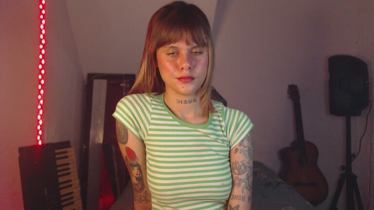 VictoriaDinucci's Streamate show and profile