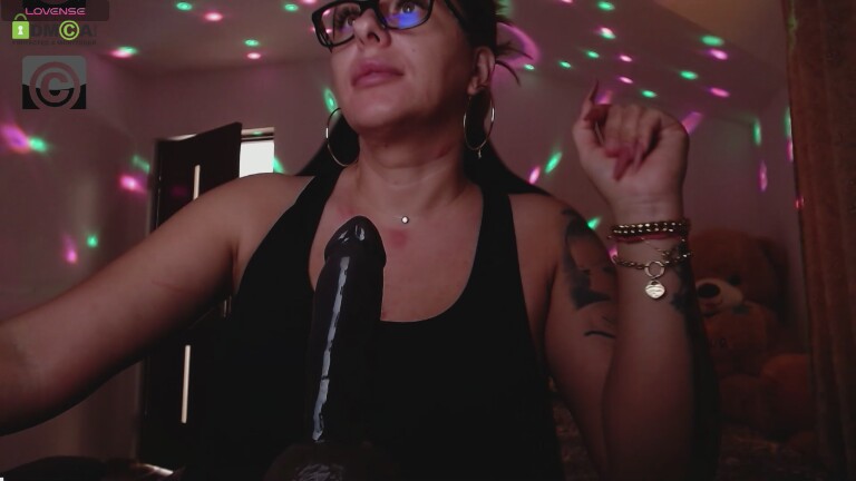 SonyaDevon's Streamate show and profile