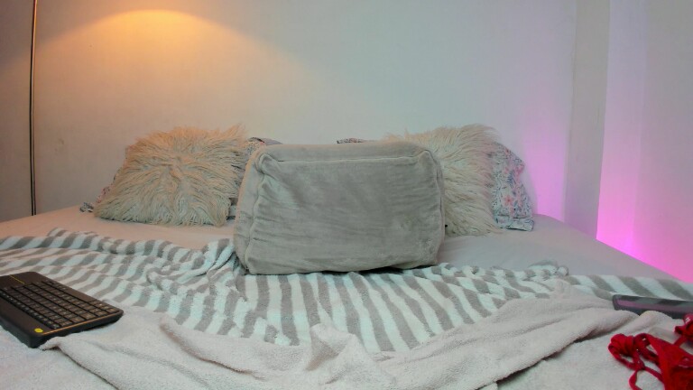 MissHannaX's Streamate show and profile