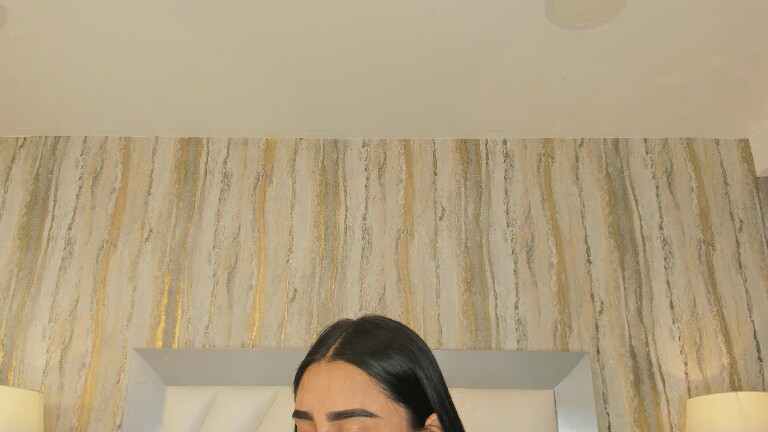 Sara_Hanniston's Streamate show and profile