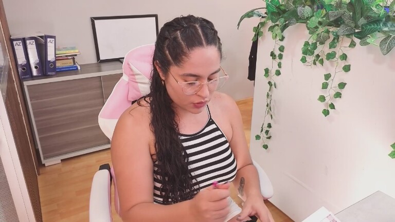 SharaThomas's Streamate show and profile