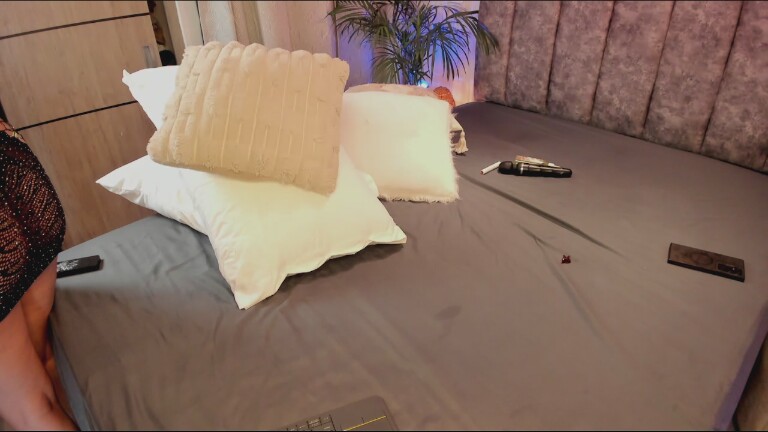 Scarletthred's Streamate show and profile