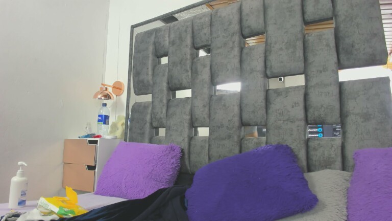 CRISTALHERRANZ's Streamate show and profile