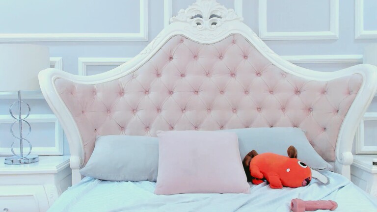 Alisha_Kitty's Streamate show and profile