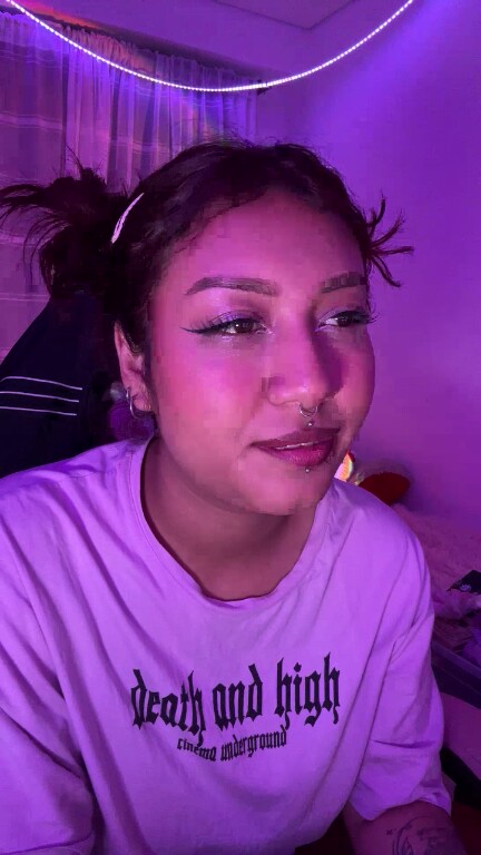 Ameliees's Streamate show and profile