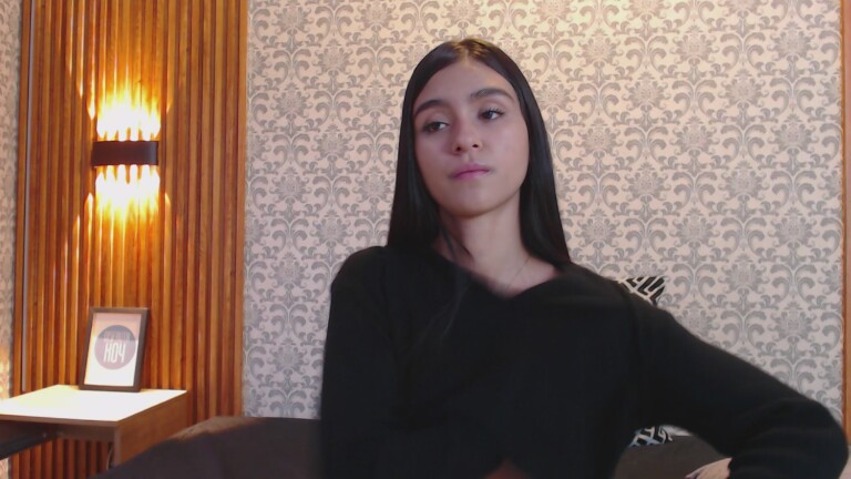 Charlotte_18's Streamate show and profile