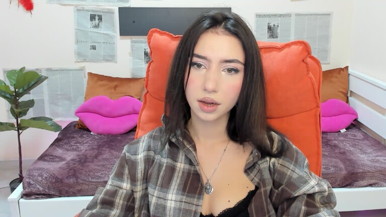 SarahTray's Streamate show and profile