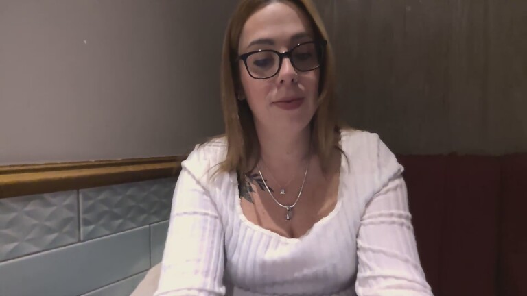 Honeybum88's Streamate show and profile