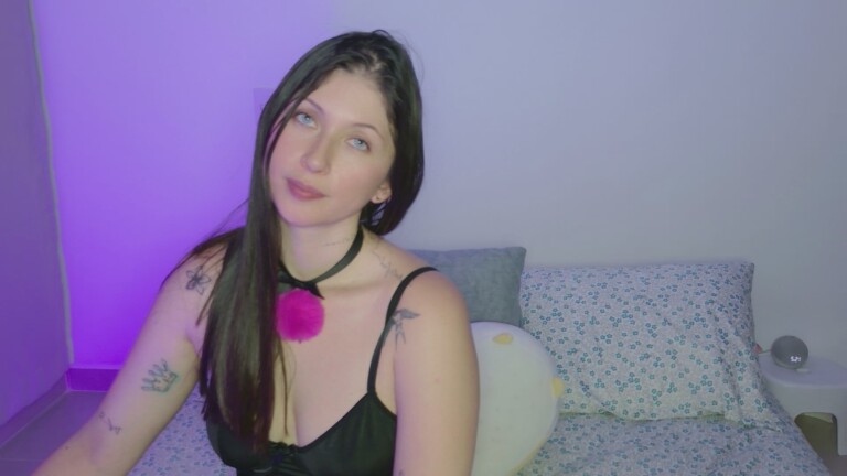 EmmaShaykk's Streamate show and profile