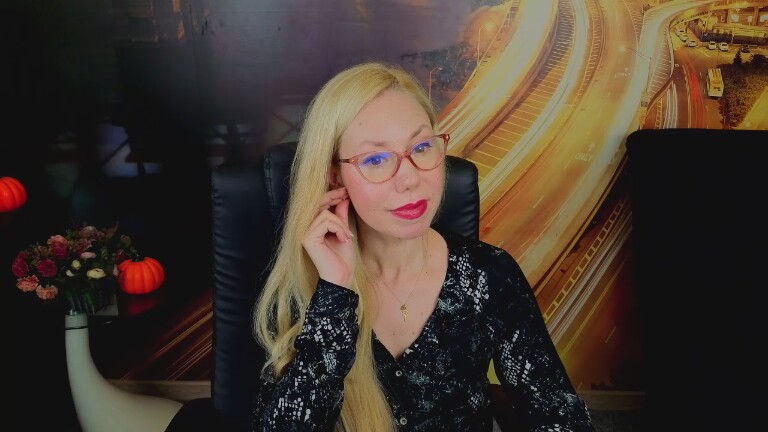 SofiaChastain's Streamate show and profile