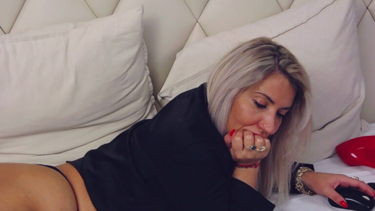 GinaBear's Streamate show and profile