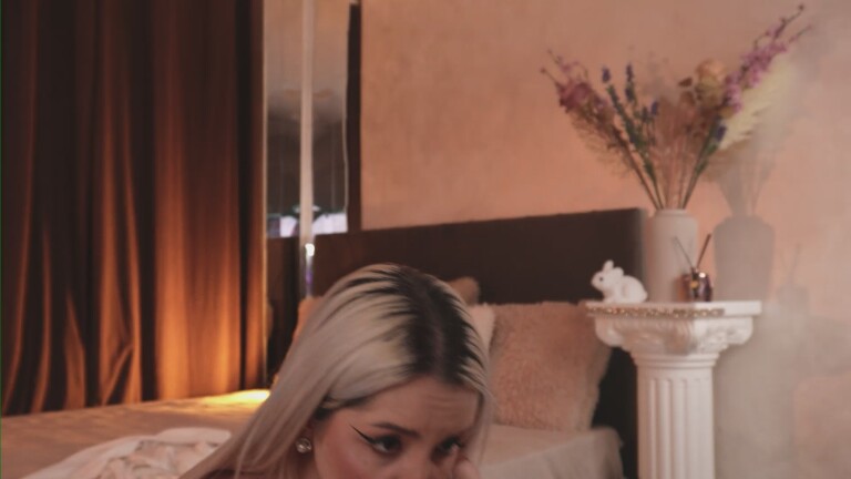 VictoriaMorrone's Streamate show and profile