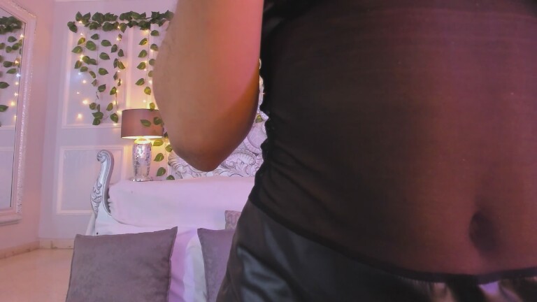 MirandaYong's Streamate show and profile