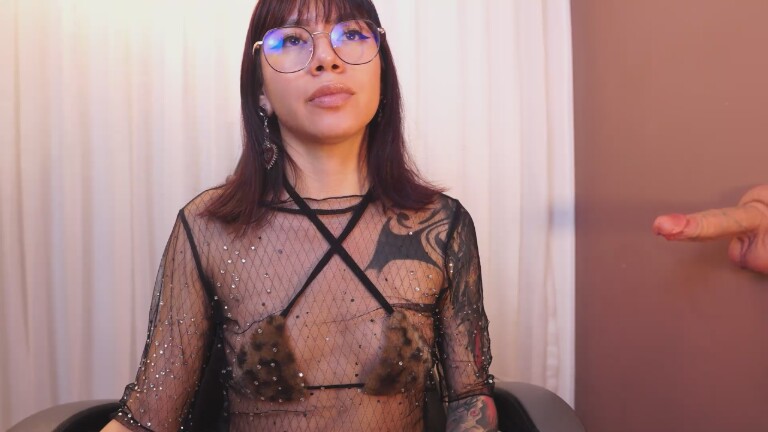 ZaraMiiuw's Streamate show and profile