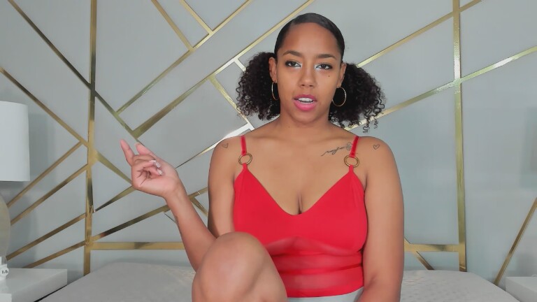 KiraHill's Streamate show and profile