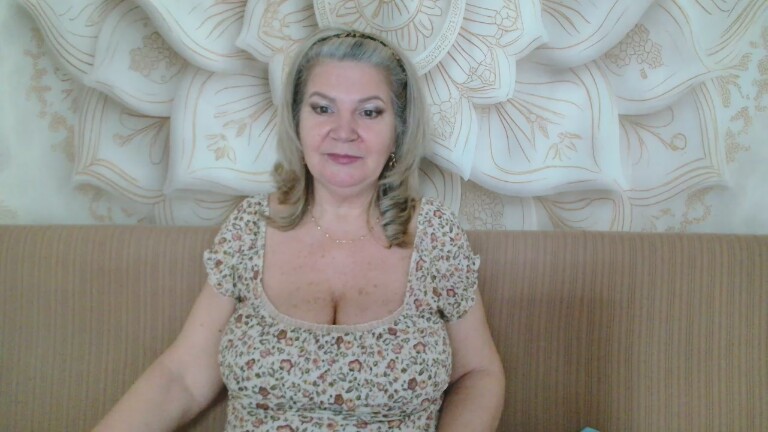 Adama4u's Streamate show and profile