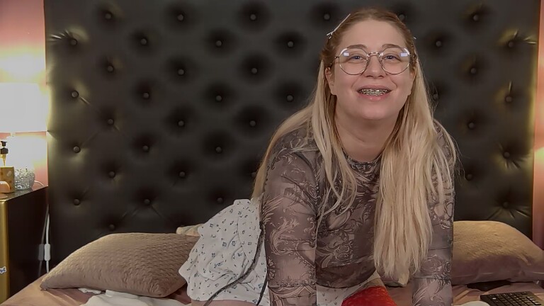 BeckyThaissa's Streamate show and profile