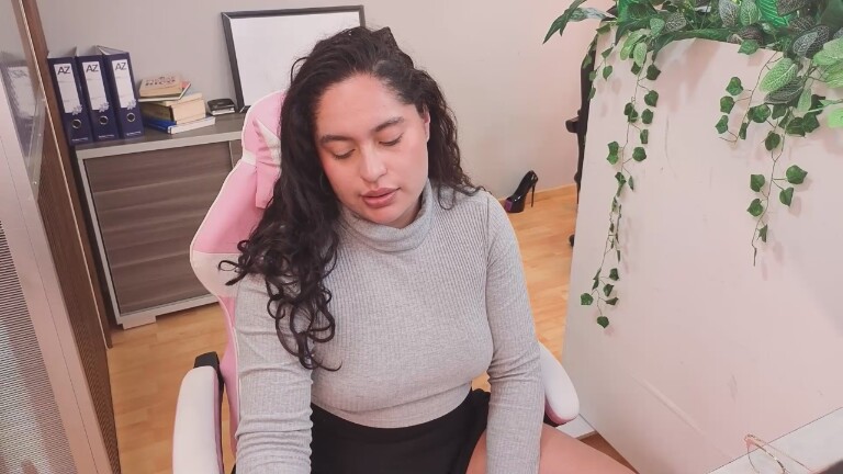 SharaThomas's Streamate show and profile