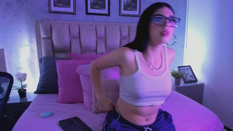 IsabellaaRossi's Streamate show and profile